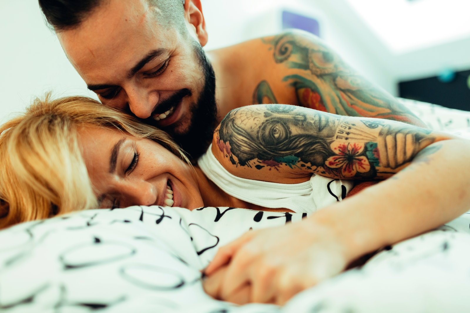 Pareja en la cama